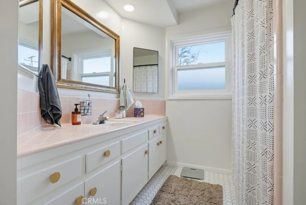 Additional image 38 of 1010 W 21st Street, Santa Ana, CA 92706