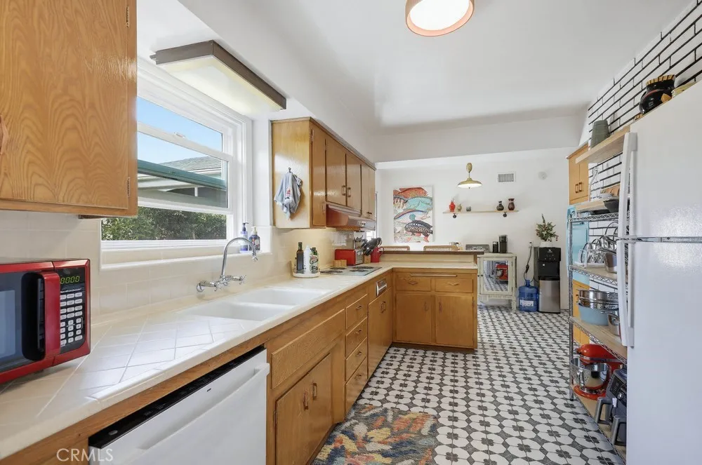 Additional image 73 of 1010 W 21st Street, Santa Ana, CA 92706