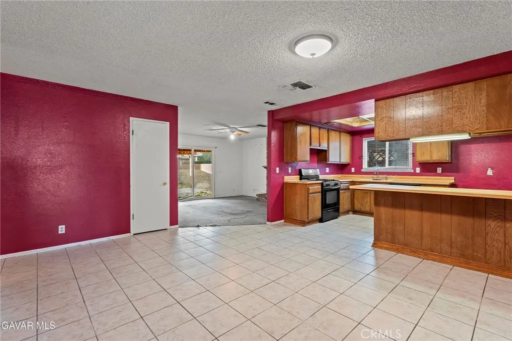 Additional image 13 of 43637 Rembrandt St, Lancaster, CA 93535