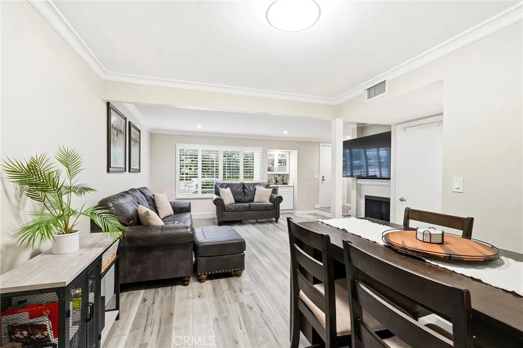 Additional image 38 of 10220 Zelzah Unit 4, Northridge, CA 91325