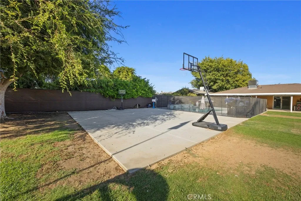 Additional image 102 of 2105 Jason St, Bakersfield, CA 93312