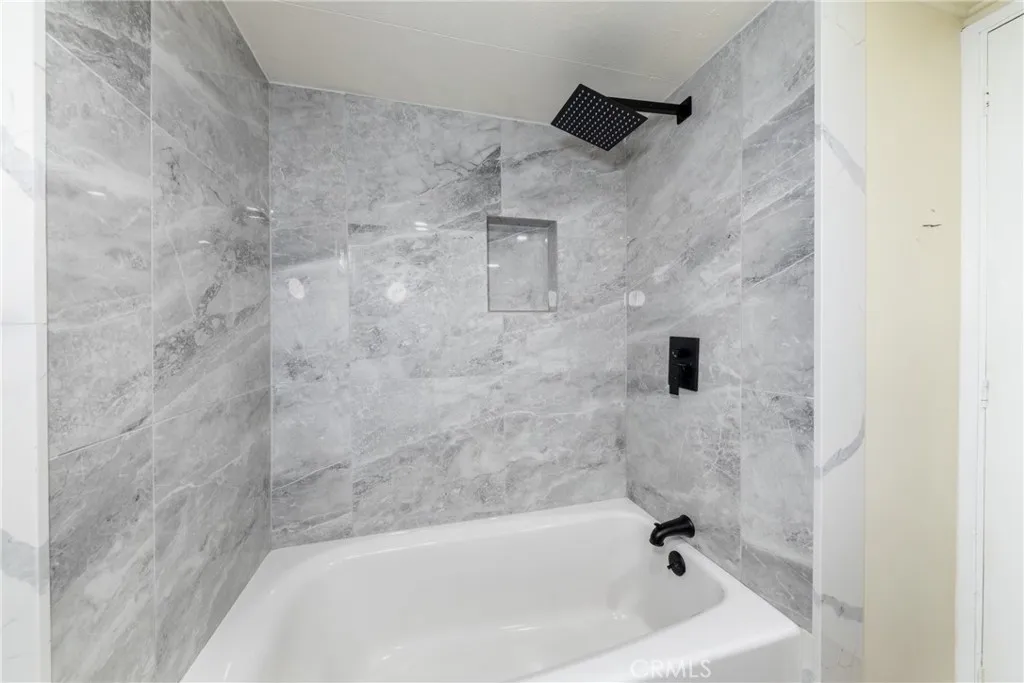 Additional image 20 of 65 Round table Unit 65, Riverside, CA 92507