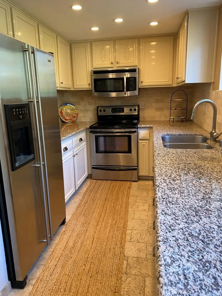 Additional image 49 of 27657 Peninsula Drive Unit 106, Lake Arrowhead, CA 92352