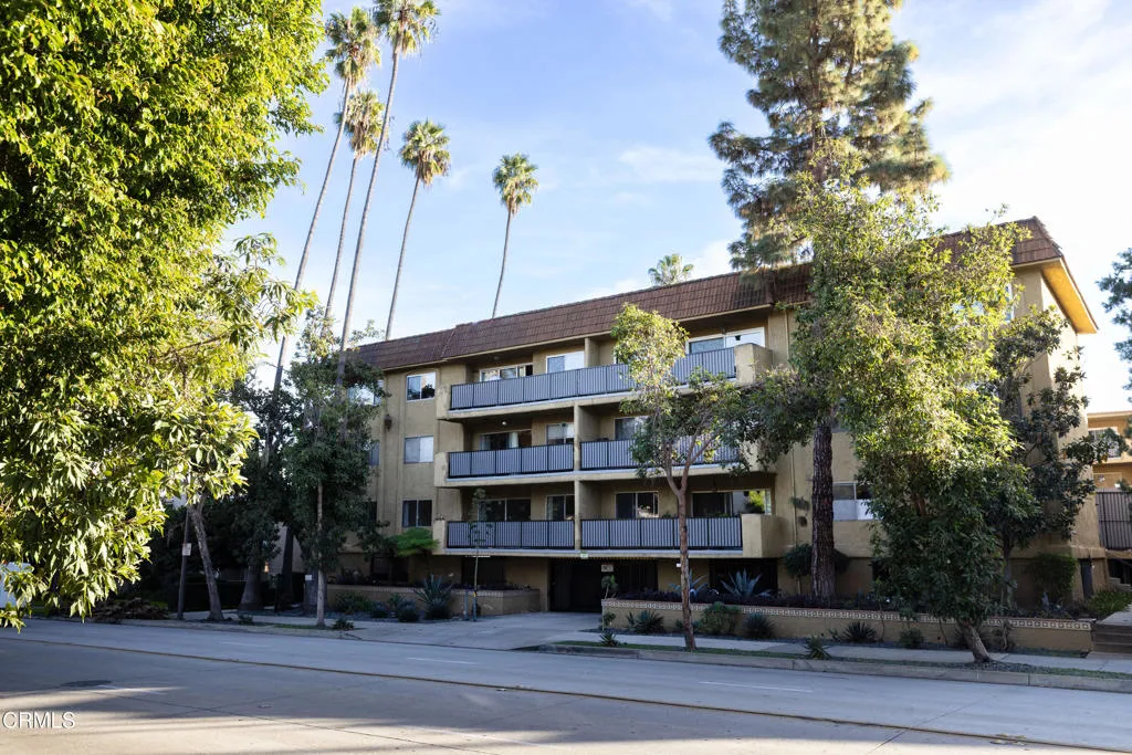 382 E California Boulevard Unit 105, Pasadena, CA 91106 photo 2