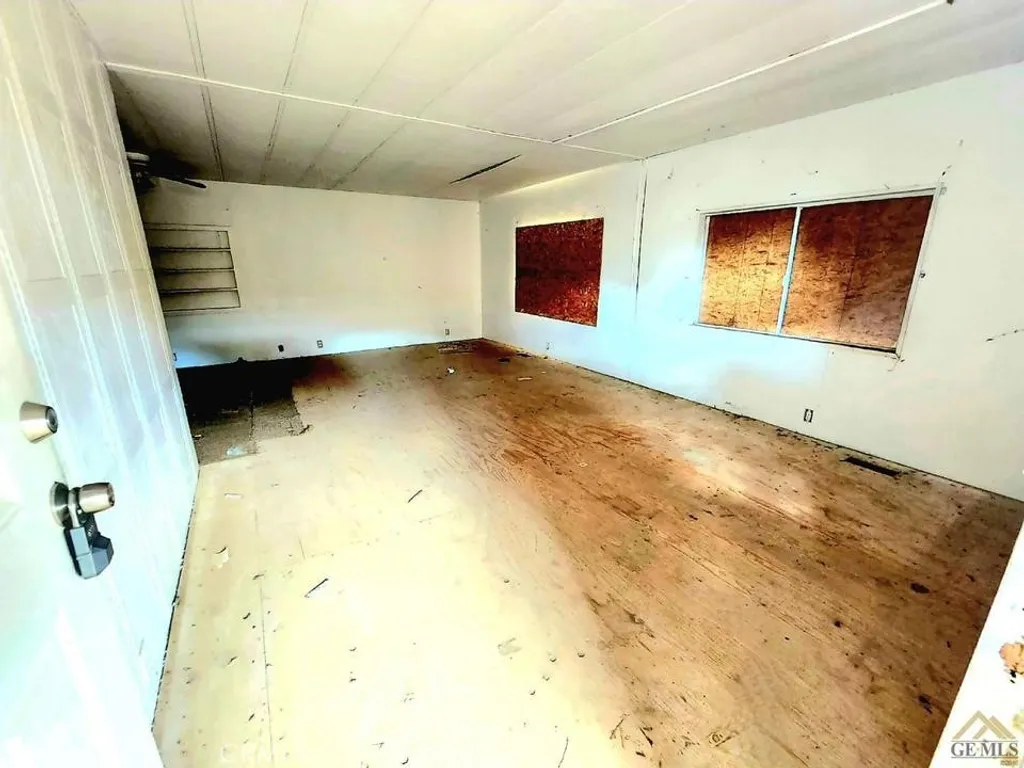 Additional image 4 of 330 Morning Glory Drive, California City, CA 93505