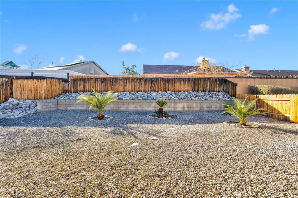 Property image for 16179 Homoa Rd, Victorville, CA 92395