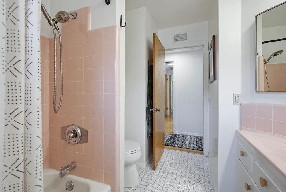 Additional image 89 of 1010 W 21st Street, Santa Ana, CA 92706