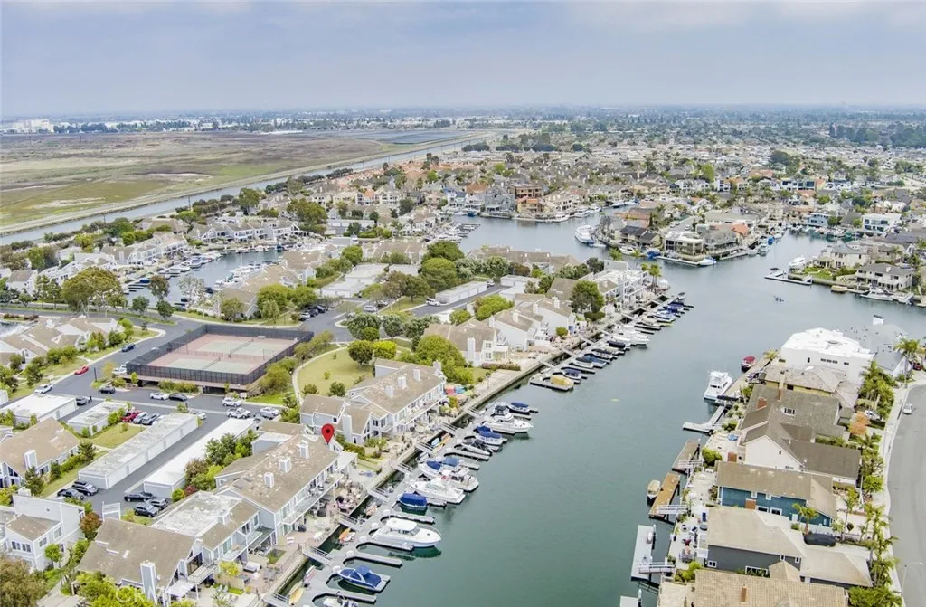 Additional image 3 of 16143 Saint Croix Cir, Huntington Beach, CA 92649