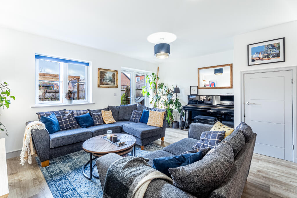 Additional image 16 of Lawrence Close, Smallford, St. Albans, Hertfordshire, AL4