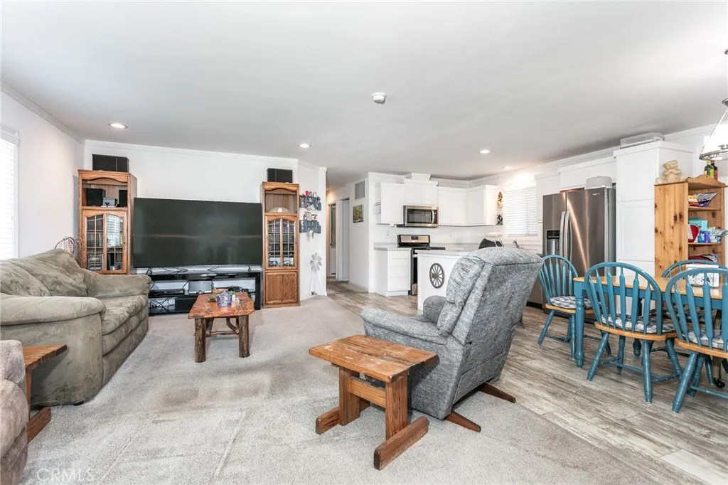 Additional image 30 of 18 Portola, San Fernando, CA 91345