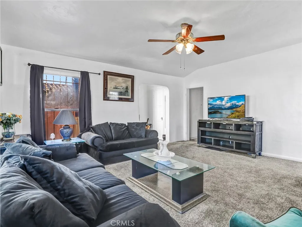 Additional image 13 of 3630 W 61st St, Los Angeles, CA 90043