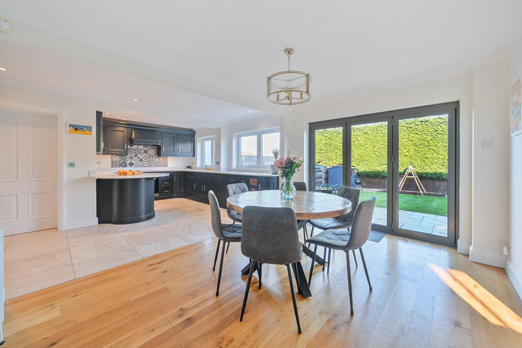 Additional image 25 of Carpenders Close, Harpenden, AL5