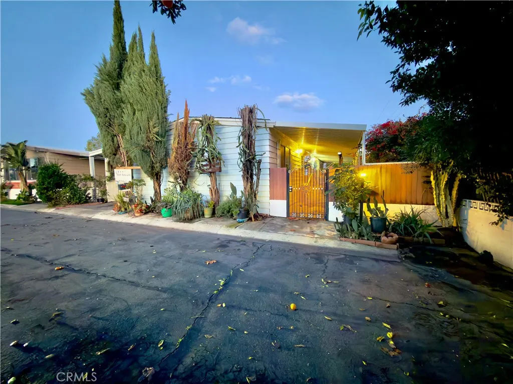 Additional image 15 of 21001 Plummer Street Unit 107, Chatsworth, CA 91311