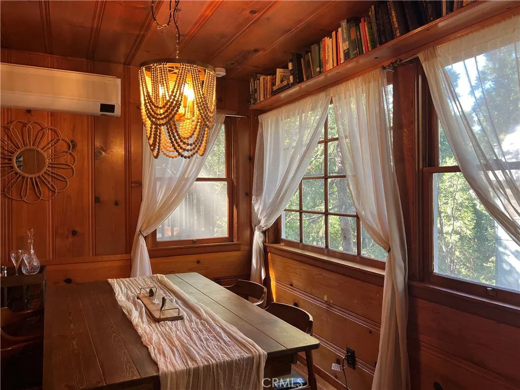 Additional image 5 of 23348 Outlook Ln, Crestline, CA 92325