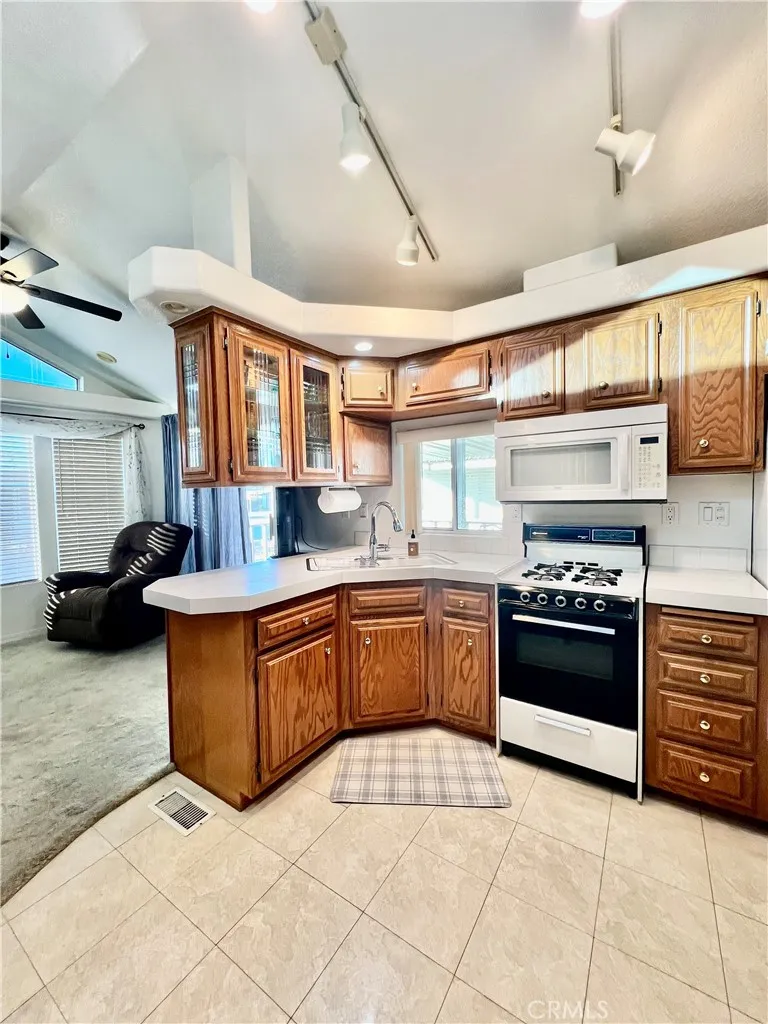 Additional image 73 of 1295 S Cawston Ave Unit 271, Hemet, CA 92545