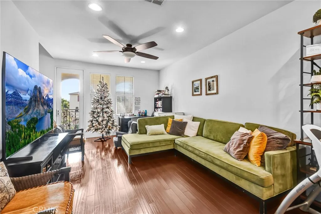 Additional image 6 of 827 E Promenade St Unit E, Azusa, CA 91702