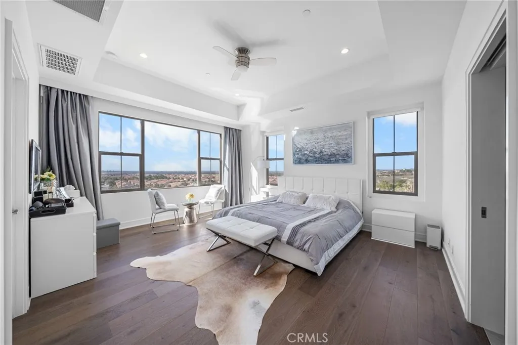 Additional image 57 of 137 Trumpet Flower, Irvine, CA 92618