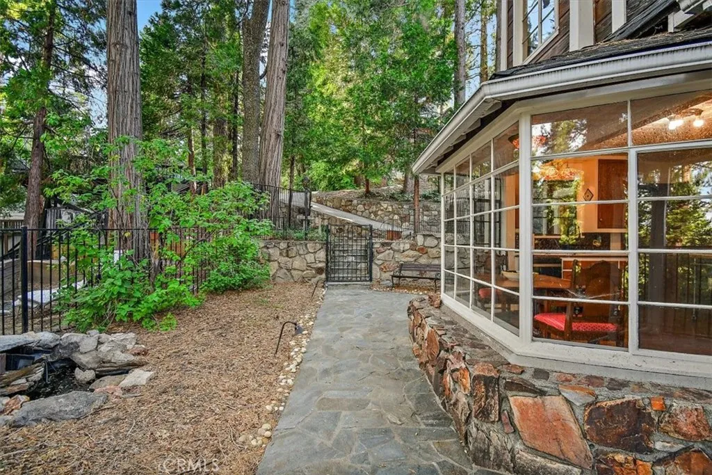 Additional image 112 of 329 Summit Road, Lake Arrowhead, CA 92352
