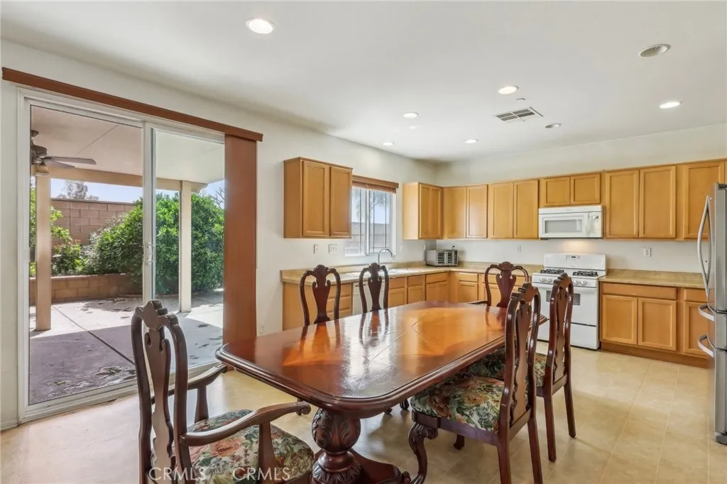 Additional image 5 of 7055 Springtime Avenue, Fontana, CA 92336