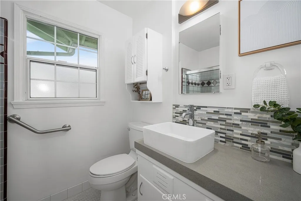 Additional image 101 of 3022 Heather Rd, Long Beach, CA 90808