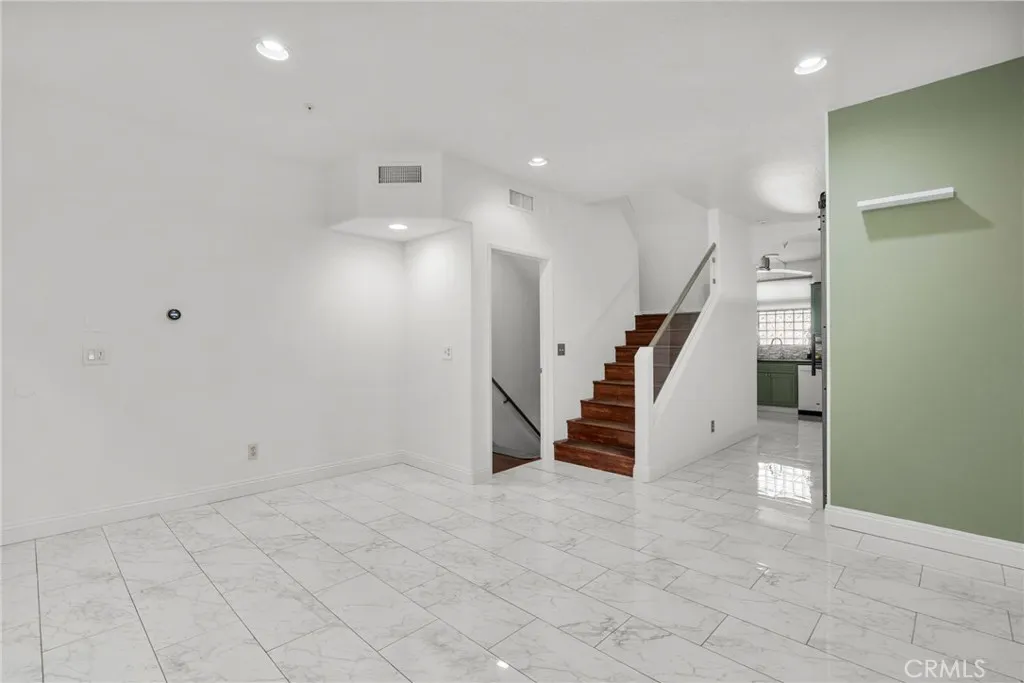 Additional image 8 of 18347 Saticoy Street Unit 24, Reseda, CA 91335