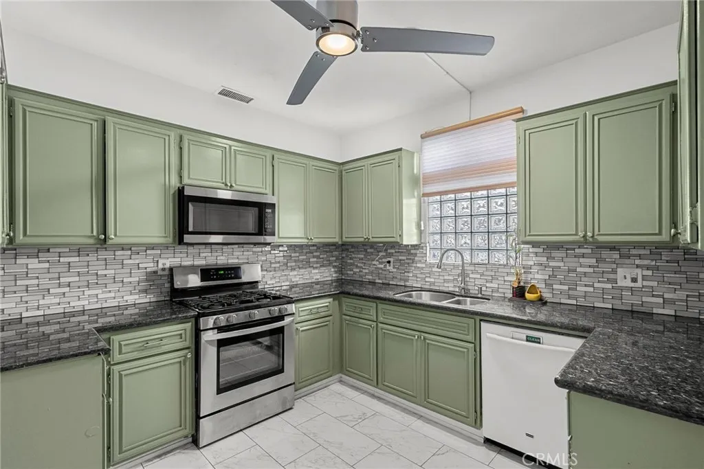 Additional image 43 of 18347 Saticoy Street Unit 24, Reseda, CA 91335