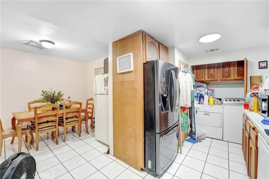 Additional image 6 of 2200 W Hardy St, Inglewood, CA 90305