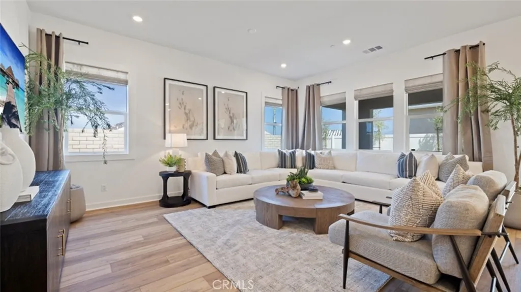 Additional image 31 of 24500 Via El Balneario, Valencia, CA 91354