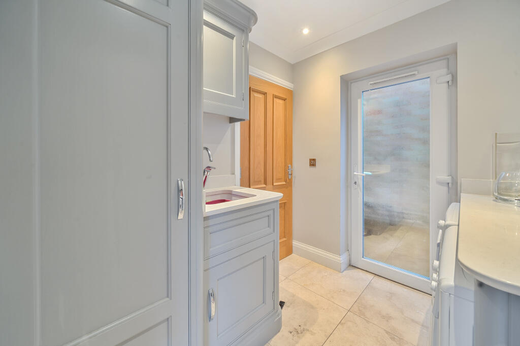 Additional image 16 of Carpenders Close, Harpenden, AL5