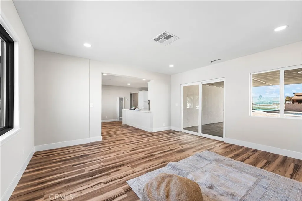 Additional image 17 of 41331 20th Street W, Palmdale, CA 93551