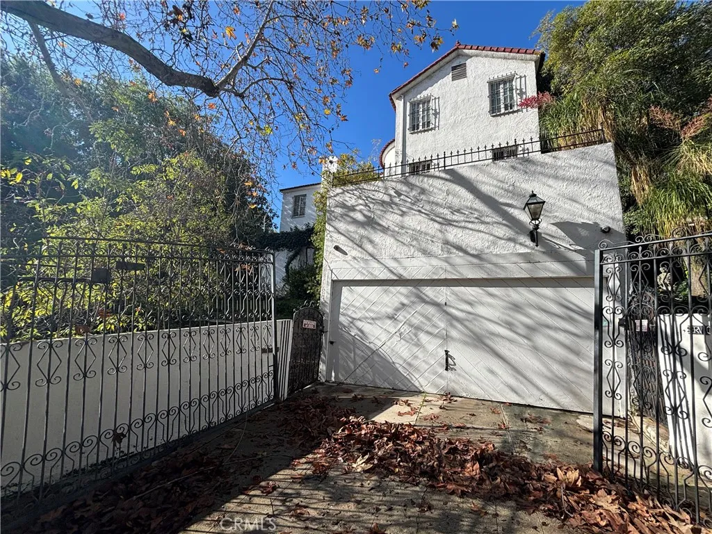 Additional image 16 of 2329 N Edgemont St, Los Angeles, CA 90027