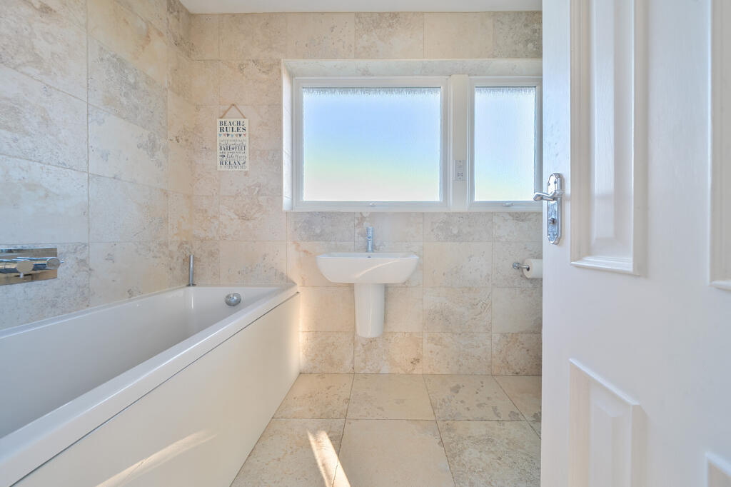 Additional image 7 of Carpenders Close, Harpenden, AL5