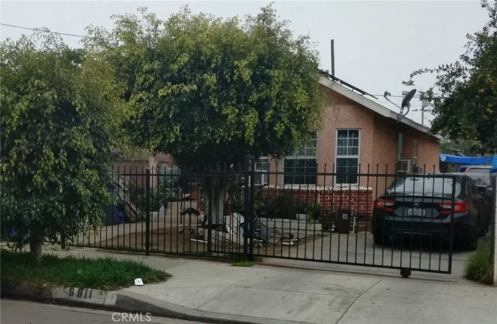 Additional image 3 of 8811 Holmes Ave, Los Angeles, CA 90002
