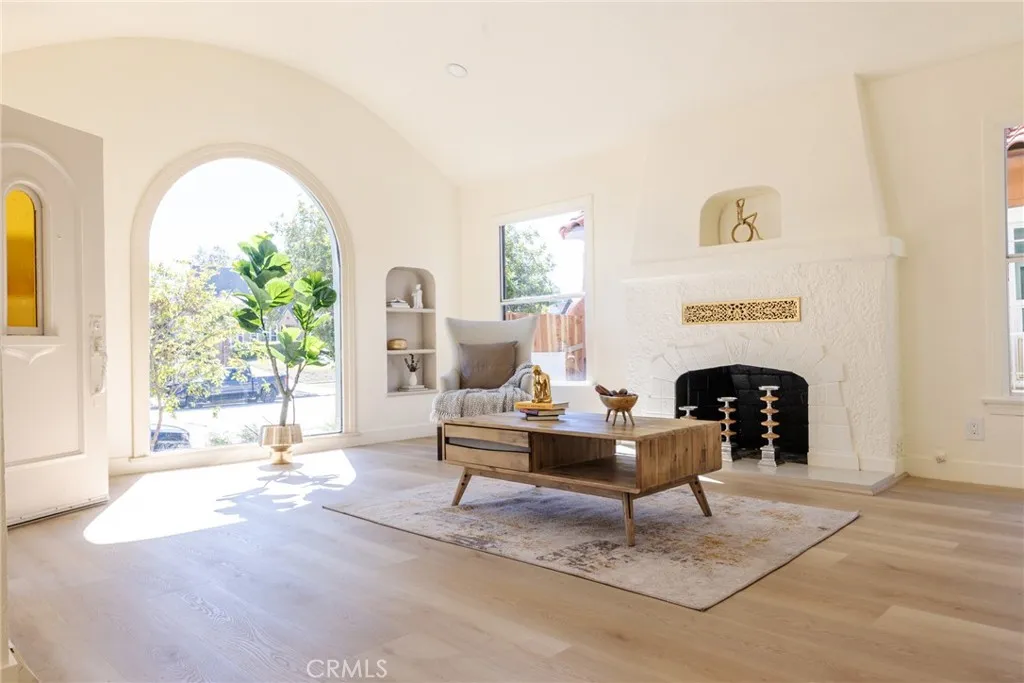 Additional image 11 of 2127 W 76th St, Los Angeles, CA 90047