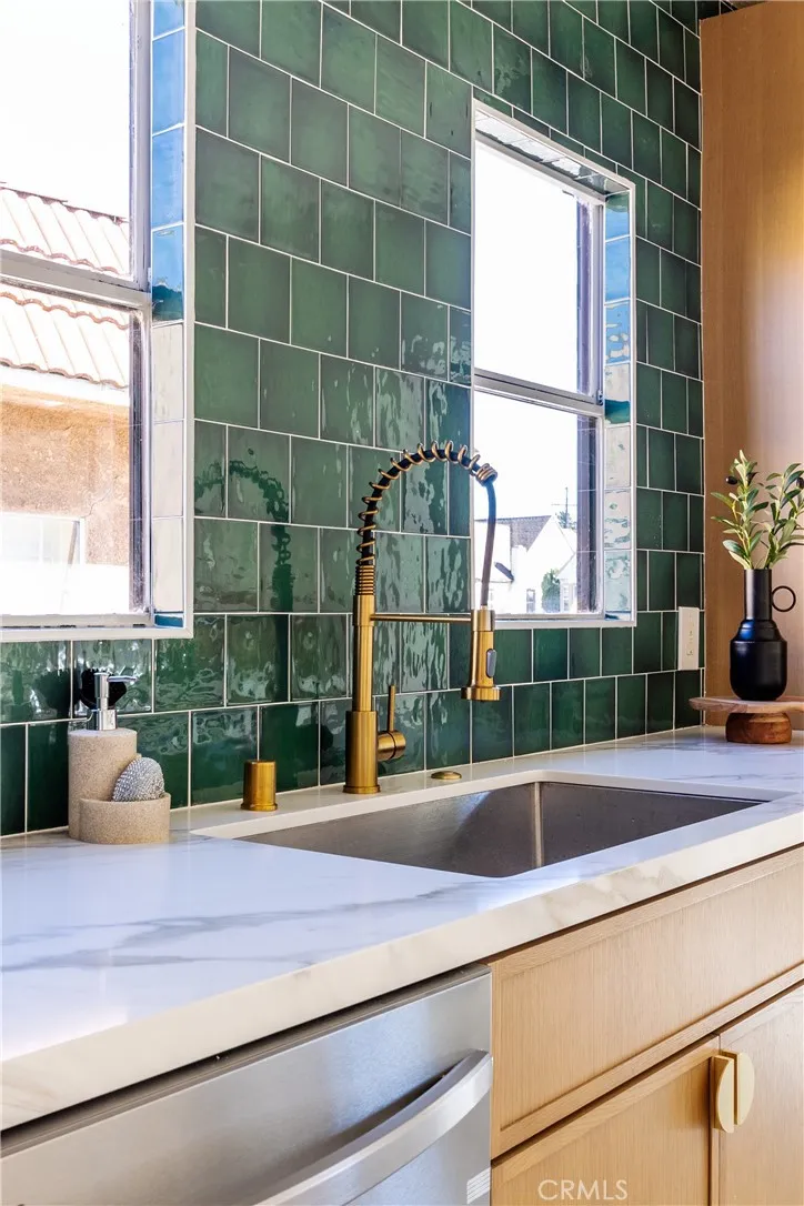 Additional image 89 of 2127 W 76th St, Los Angeles, CA 90047