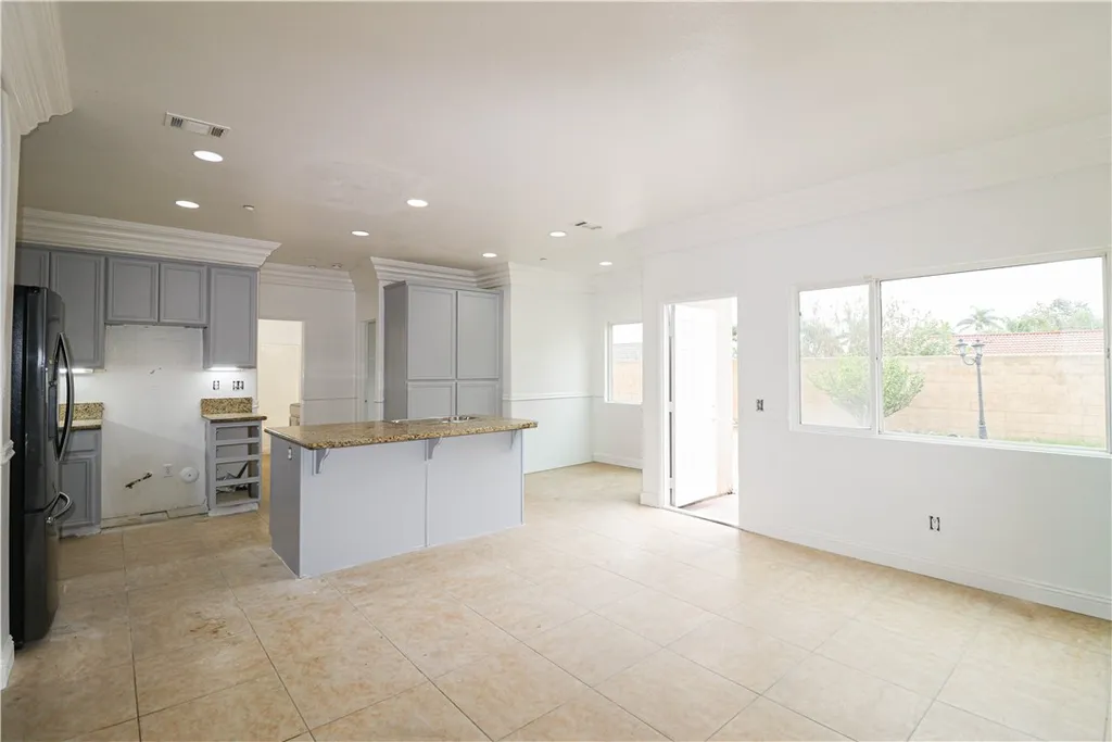 Additional image 13 of 18215 Grove Place, Fontana, CA 92336