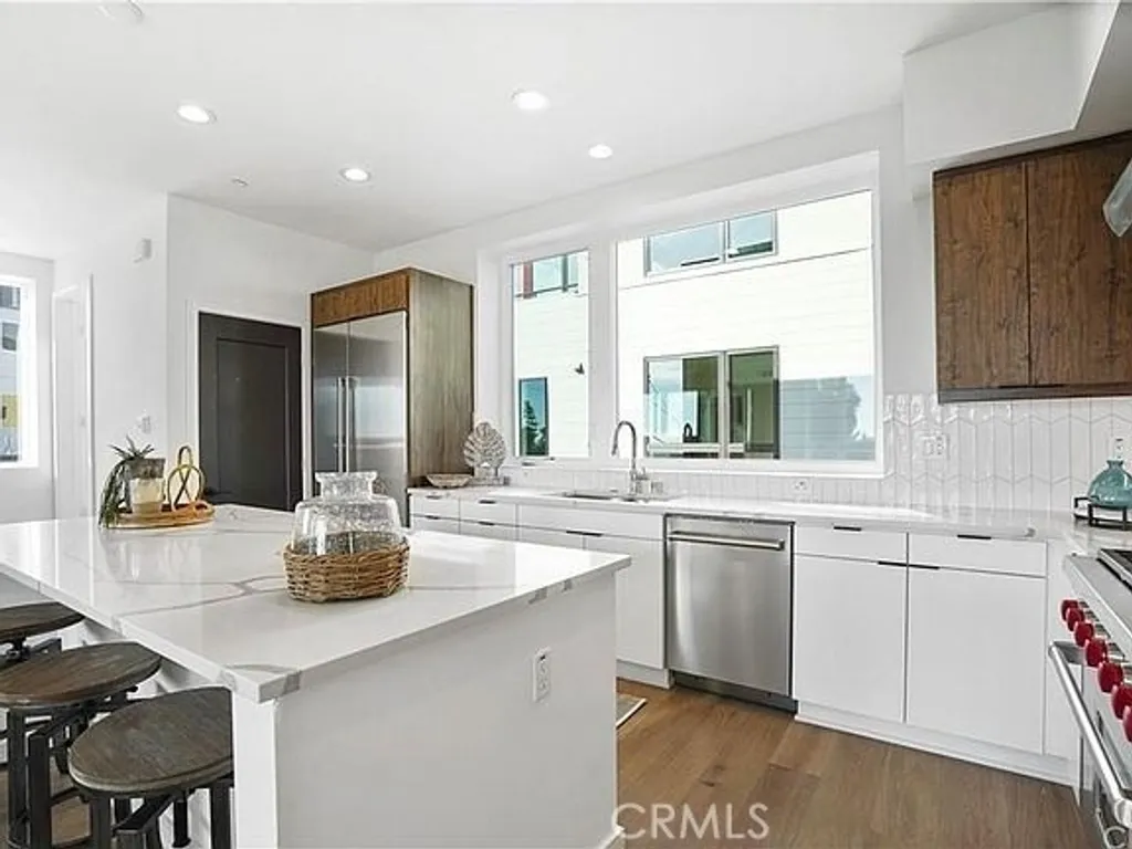 Additional image 15 of 1056 N Joels Place, Los Angeles, CA 90012