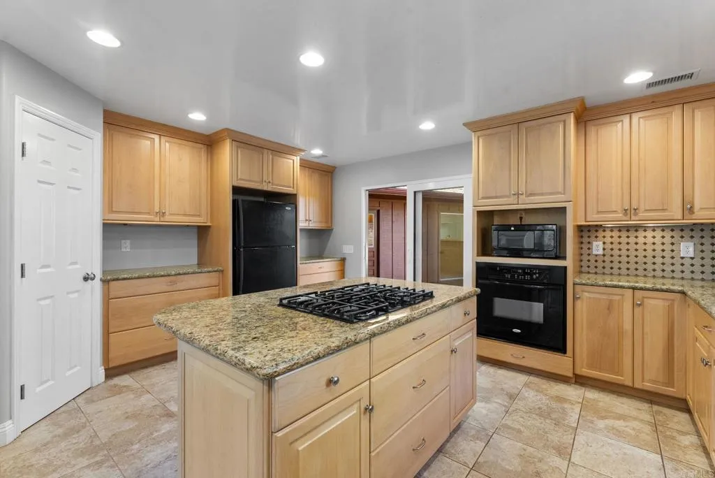 Additional image 105 of 901 S Live Oak Park Road, Fallbrook, CA 92028