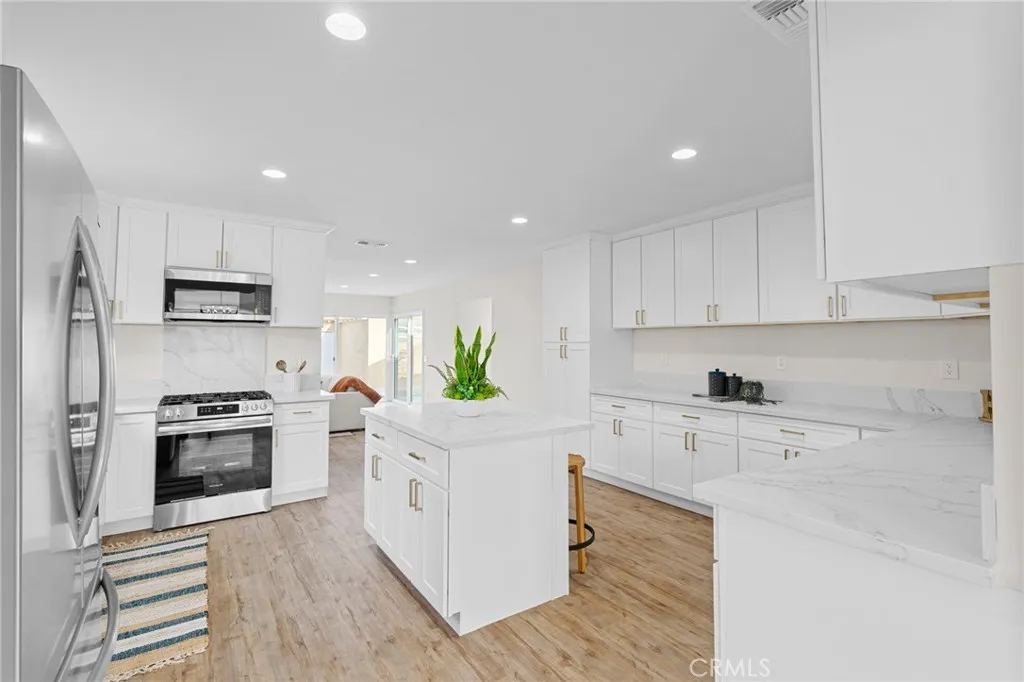 Additional image 14 of 18725 Covello, Reseda, CA 91335