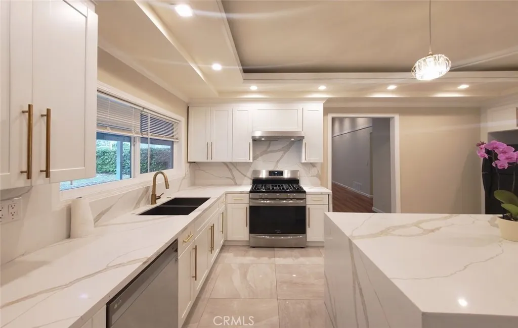 Additional image 61 of 22201 Schoolcraft, Canoga Park, CA 91303