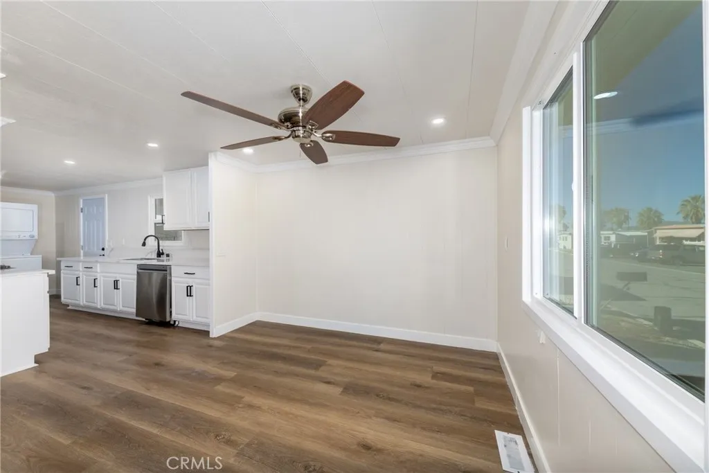 Additional image 13 of 65 Round table Unit 65, Riverside, CA 92507