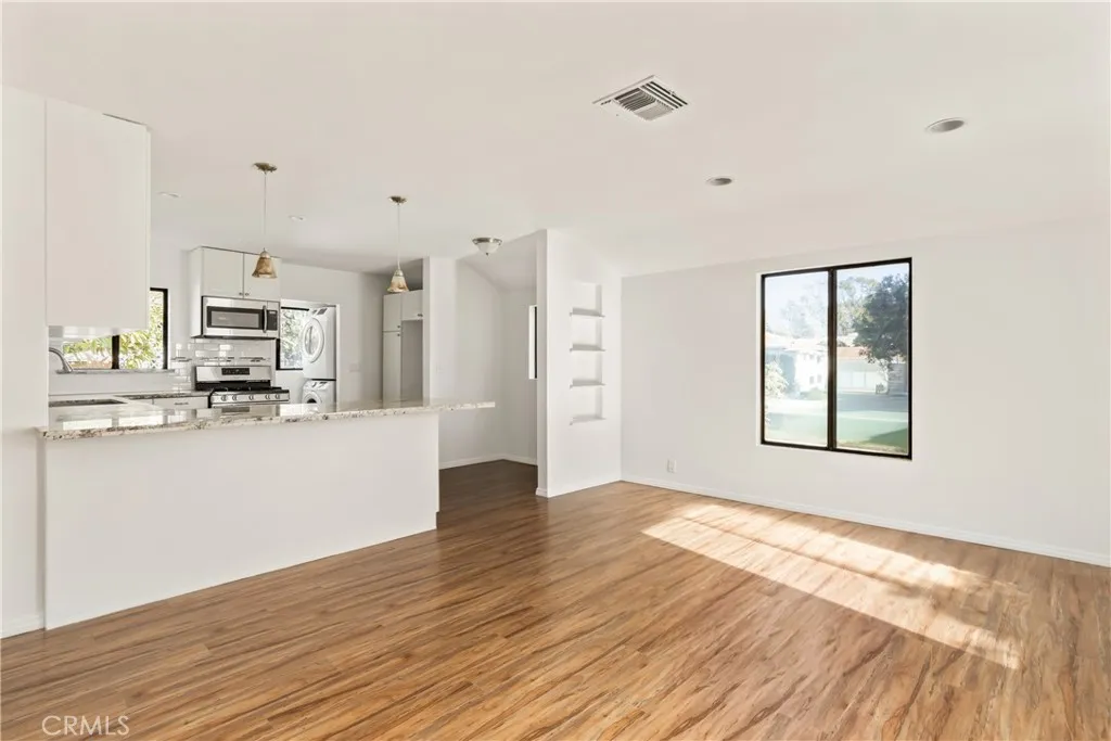 Additional image 4 of 531 N Niagara St, Burbank, CA 91505