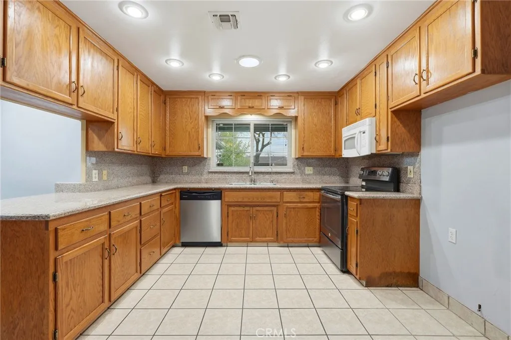 Additional image 11 of 2826 E Hampton Way, Fresno, CA 93726