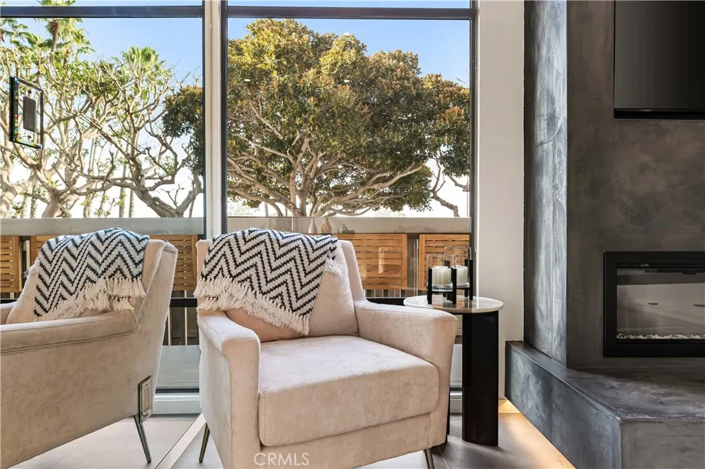 Additional image 34 of 5118 Marina Pacifica Dr S, Long Beach, CA 90803