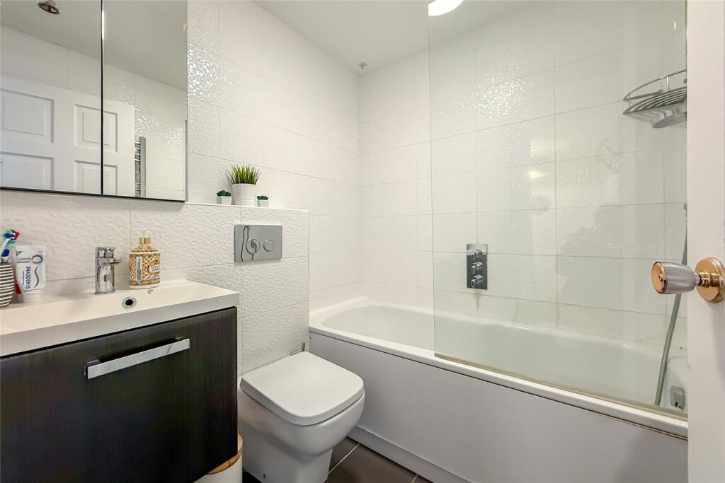 Additional image 11 of Wendover Close, Harpenden, Hertfordshire, AL5