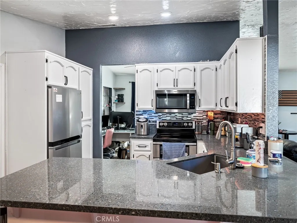 Additional image 8 of 13826 Wawona Rd, Apple Valley, CA 92307