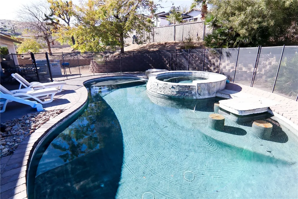 Additional image 2 of 7525 Whitney Ave, Yucca Valley, CA 92284