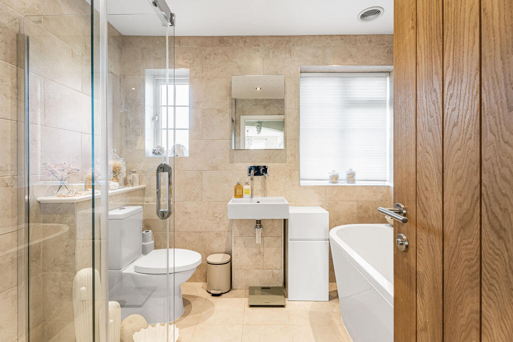 Additional image 22 of Hertford Road, Digswell, Welwyn, AL6