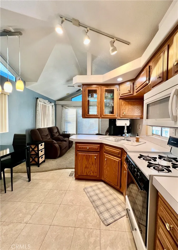 Additional image 76 of 1295 S Cawston Ave Unit 271, Hemet, CA 92545