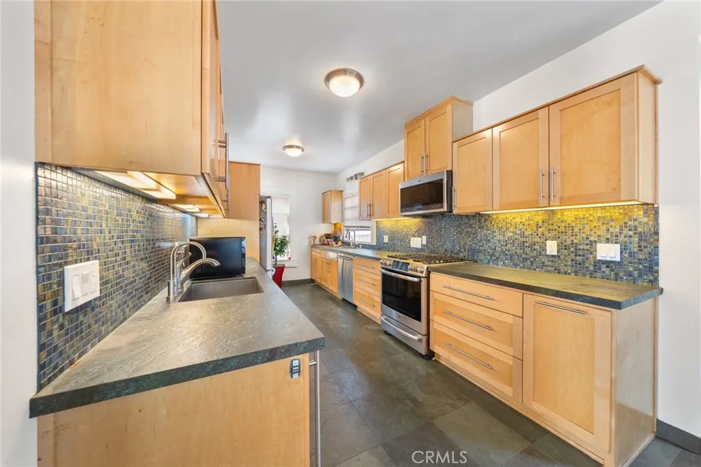 Additional image 45 of 2251 Cambridge St, Los Angeles, CA 90006
